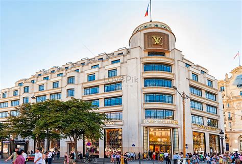 original louis vuitton store paris.